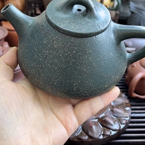 紫砂茶壶?宜兴紫砂