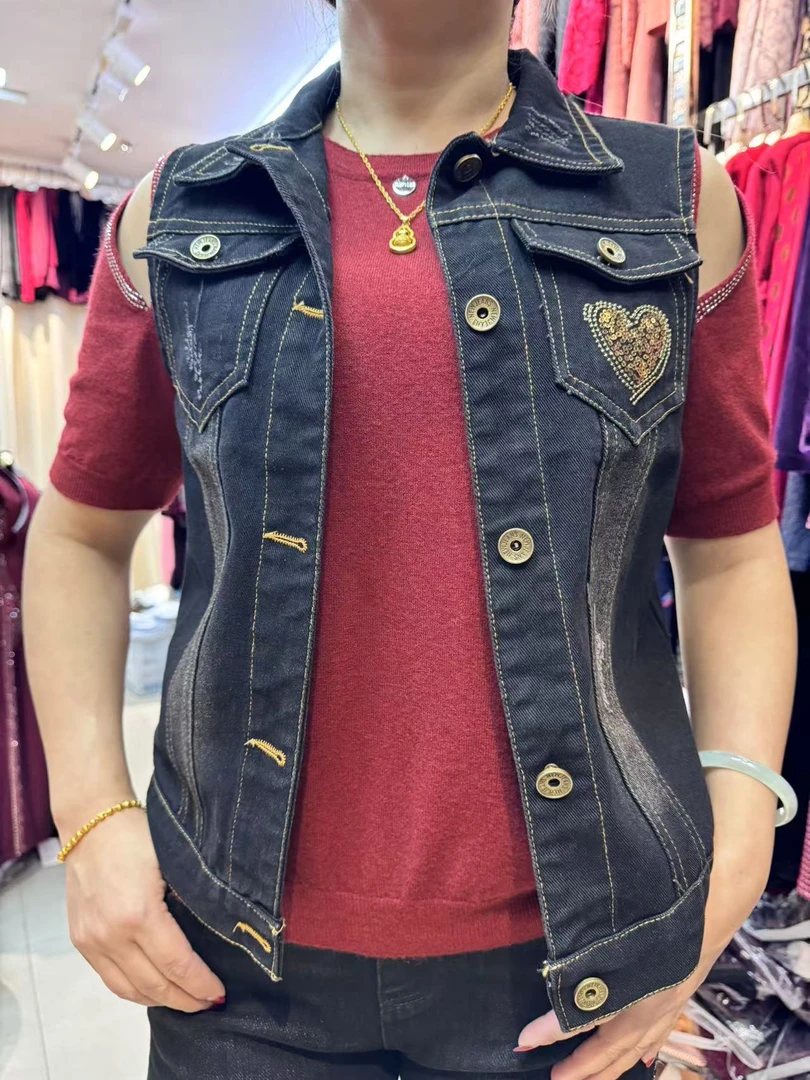 时尚百搭牛仔马甲女士短款无袖外穿休闲上衣