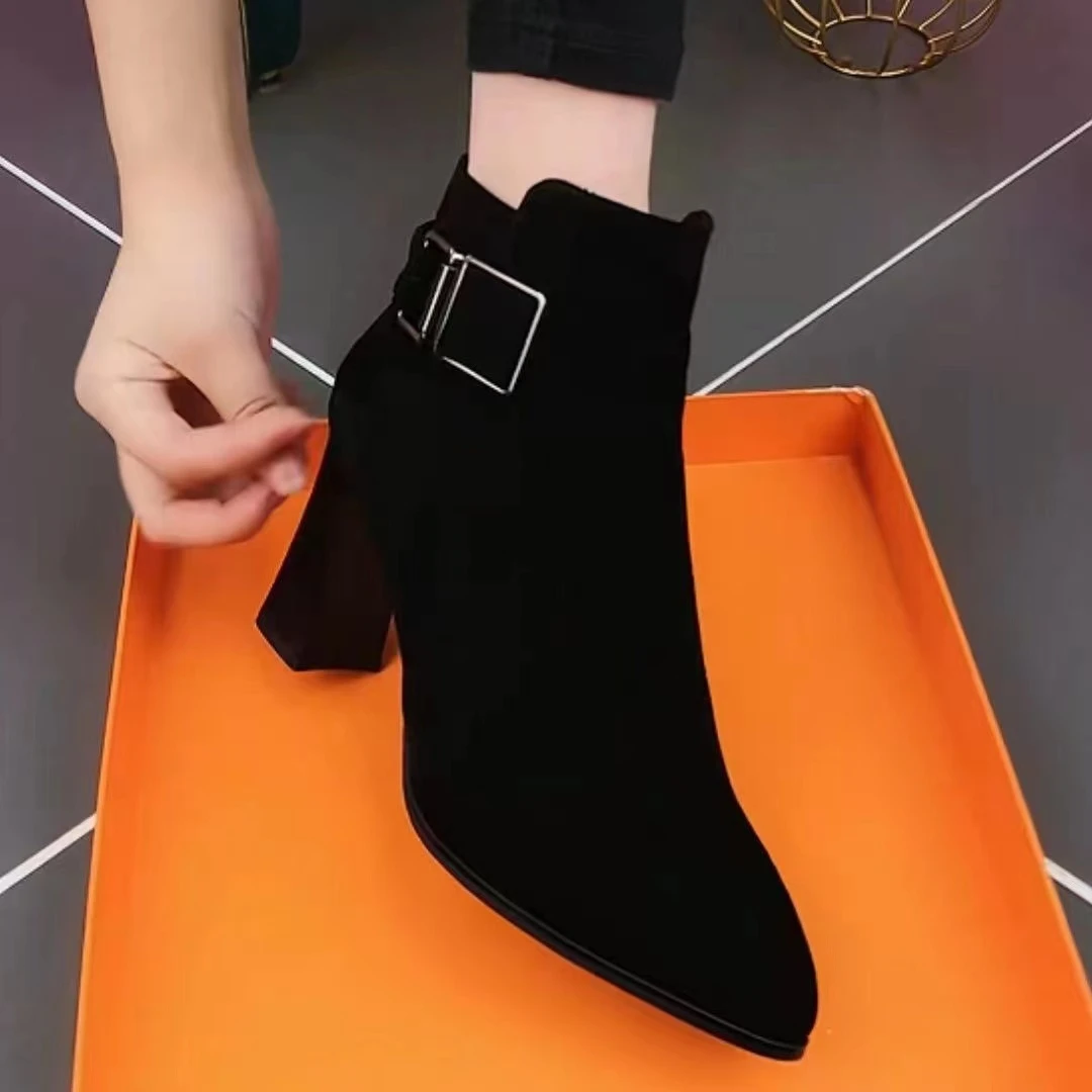 新款秋冬加绒高跟短靴磨砂尖头粗跟短筒百搭气质细跟马丁靴女靴子