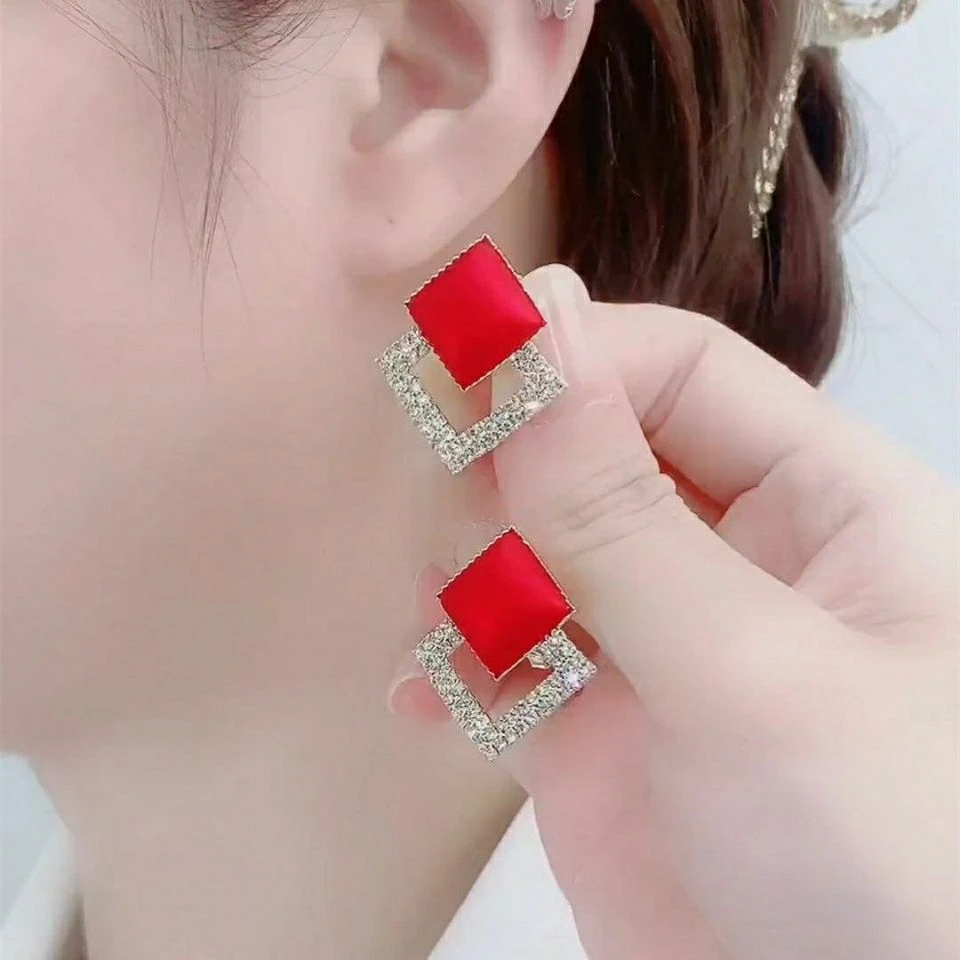 韩国红色菱形耳环女2023新款爆款网红轻奢气质耳钉百搭高级感耳饰