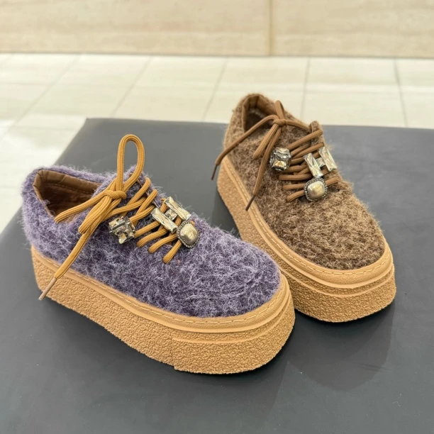 波斐女式厚底大钻羊毛绒板鞋低帮保暖 879-880