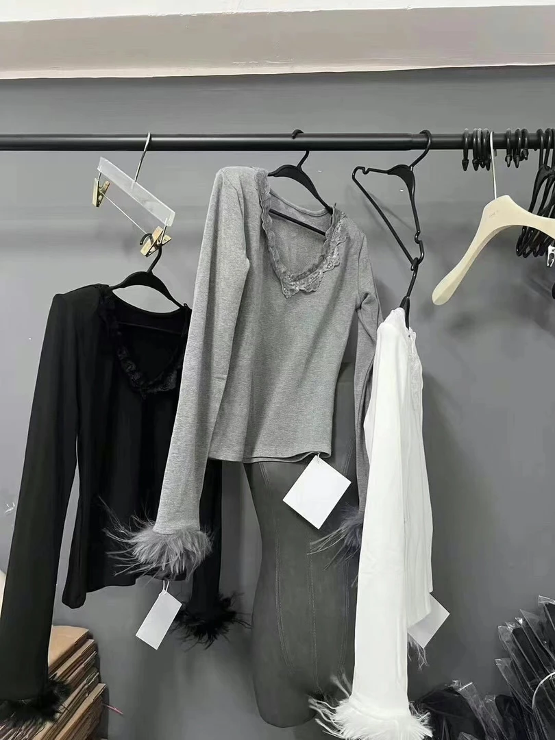 2024（大發）秋冬必备V领拼接蕾丝袖袖口毛毛修身显瘦上衣