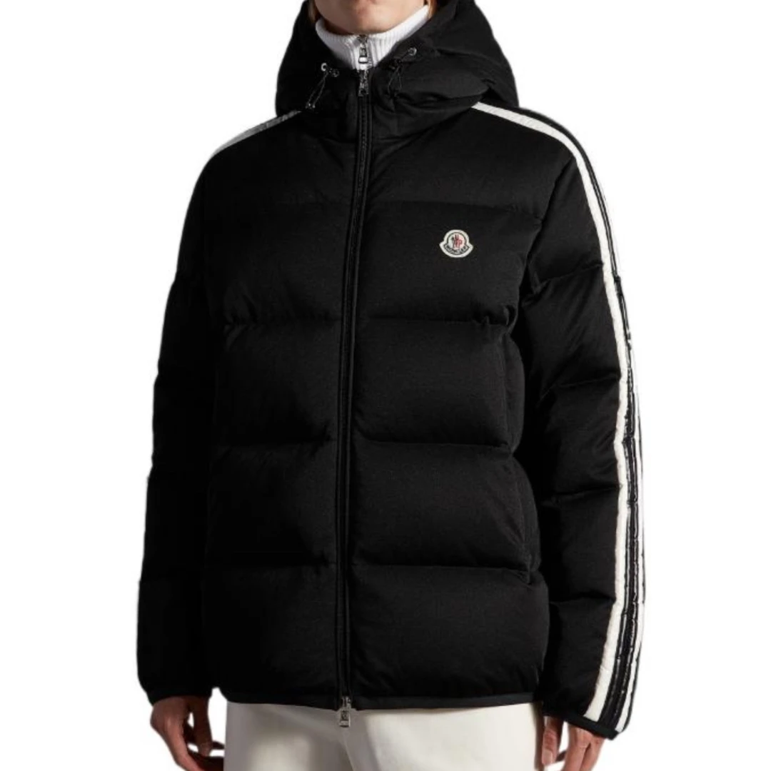 全新未使用 MONCLER 蒙口Moncler经典黑色休闲拉链连帽羽绒服加厚