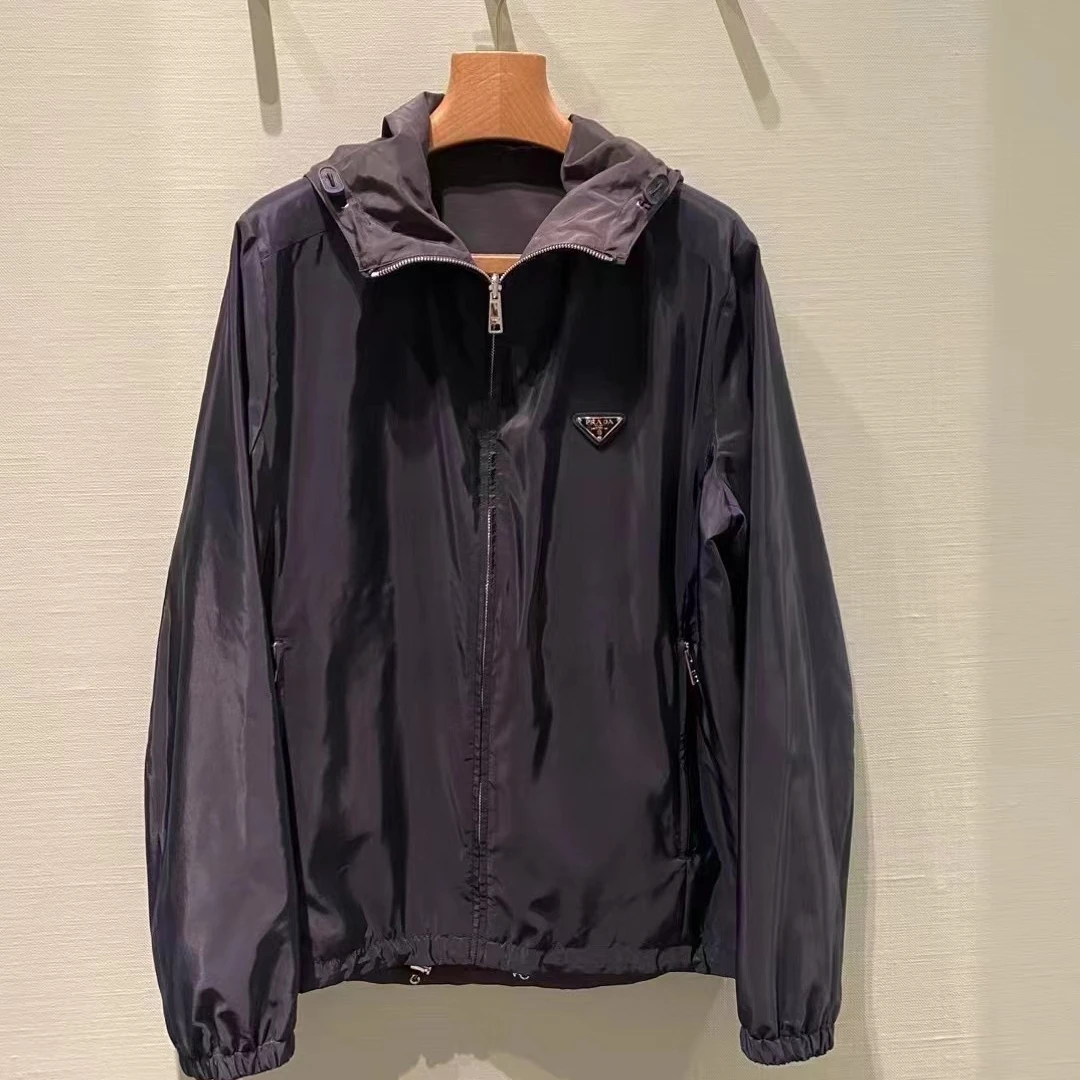 Prada/普拉达全新未使用  经典再生尼龙夹克正面深蓝-反面深灰