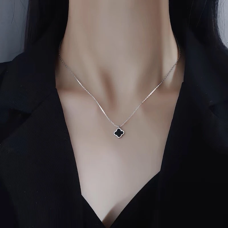黑色四叶草项链女2024款爆款轻奢小众锁骨链时尚个性