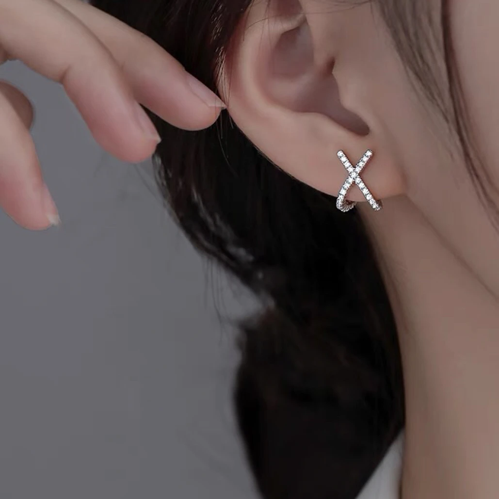 叉交叉微镶锆石耳钉女简约小众设计耳环2025款潮耳饰