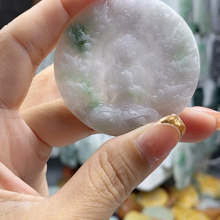 翡翠挂件未镶嵌翡翠