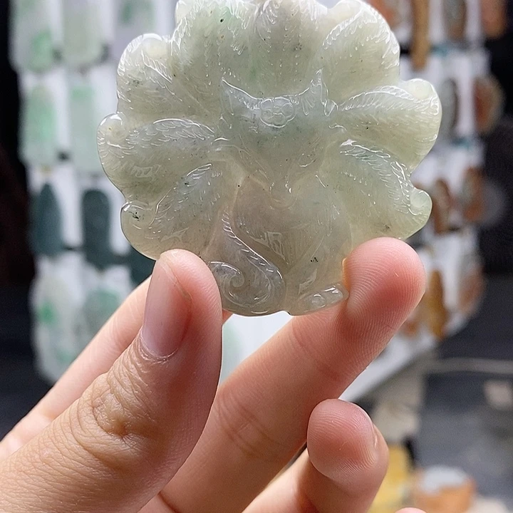 翡翠挂件未镶嵌翡翠