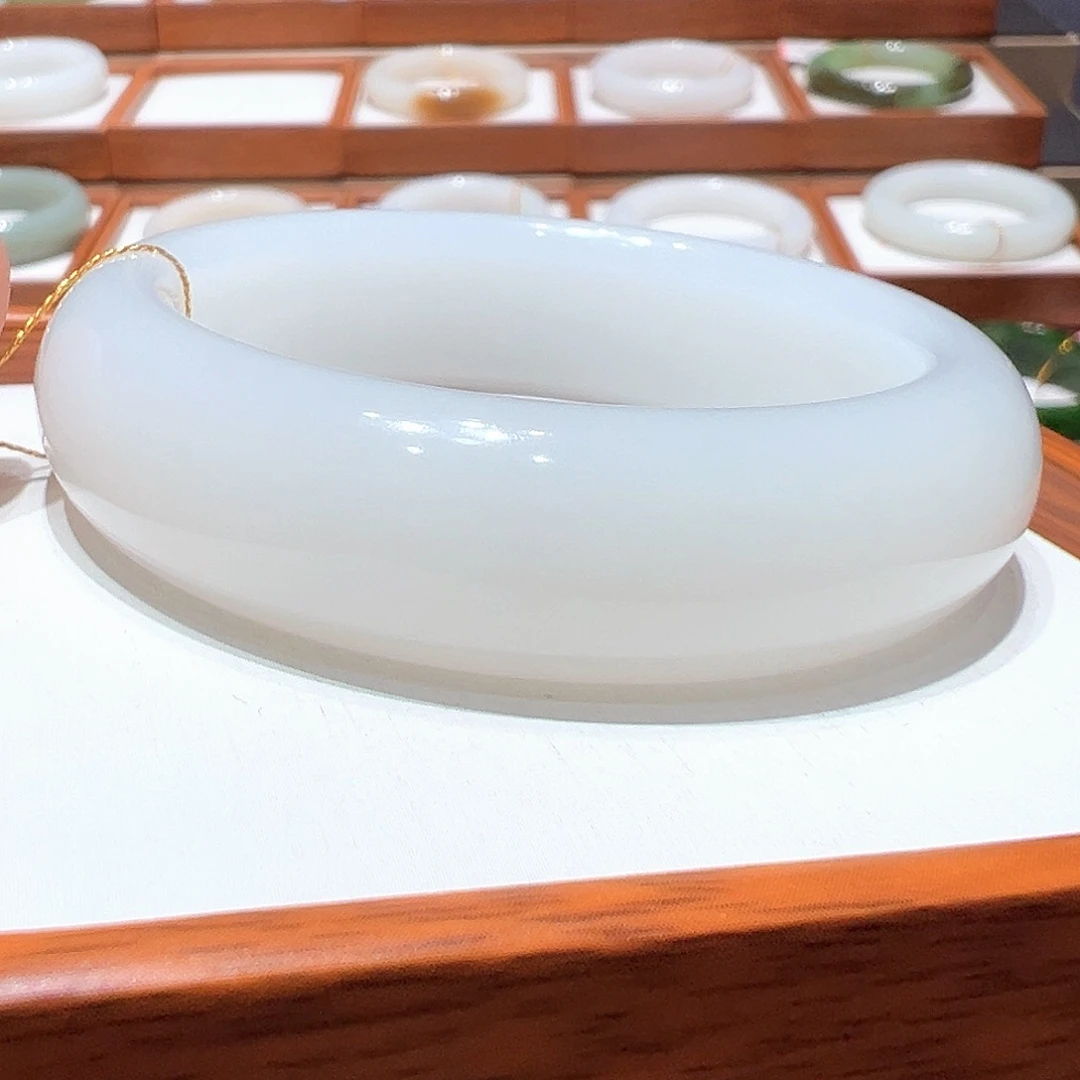 和田玉手镯未镶嵌53
