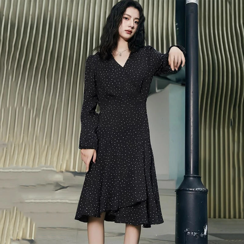 37012【N系列】V领波点雪纺连衣裙Q23Q1L5528