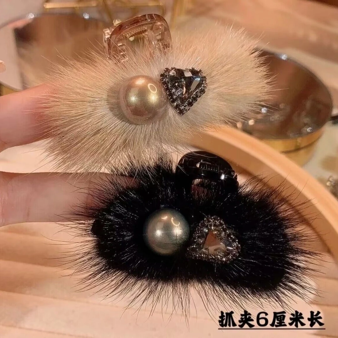 哈韩宅物秋冬奢华毛毛抓夹带钻鲨鱼夹后脑勺发抓抓夹盘发毛球抓夹
