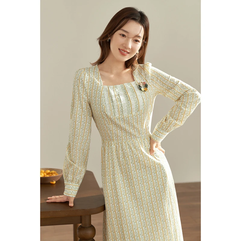 【茵曼女装】田园印花提花连衣裙a字裙18236491