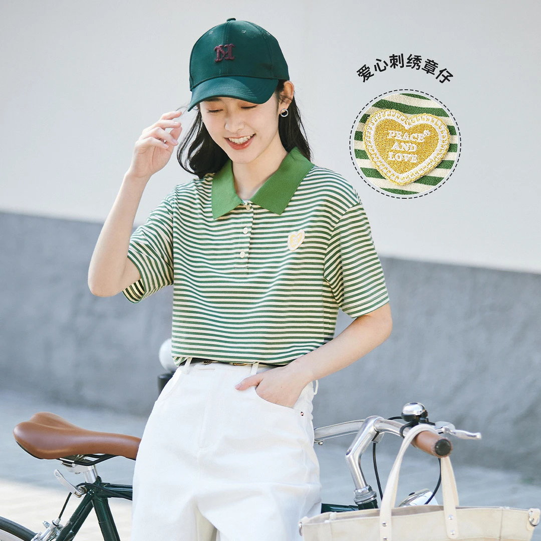 【茵曼女装】茵曼学院风爱心绣章条纹翻领时尚短袖T恤上衣K18424036