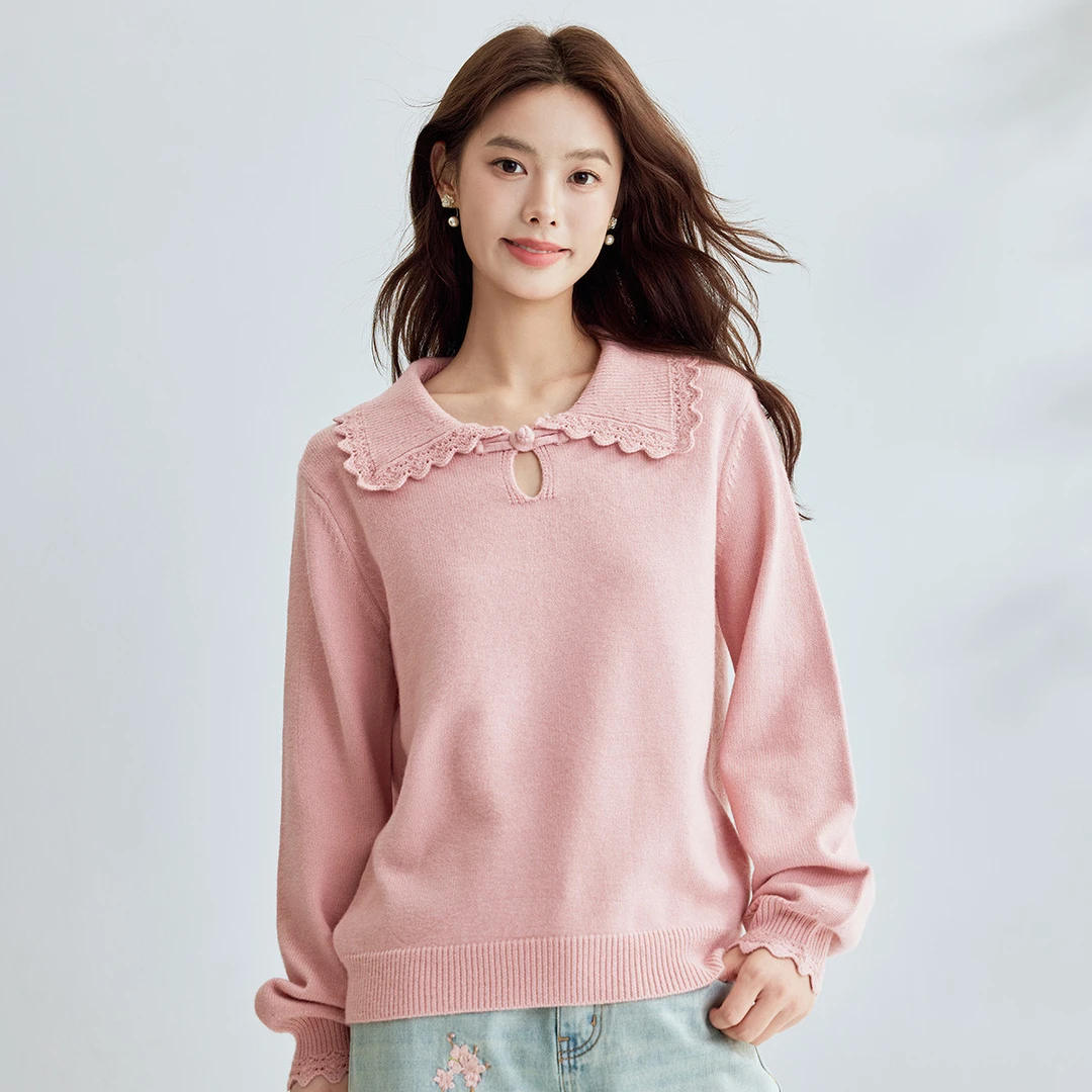 【茵曼女装】娃娃翻领盘扣镂空毛衣慵懒上衣F18438504