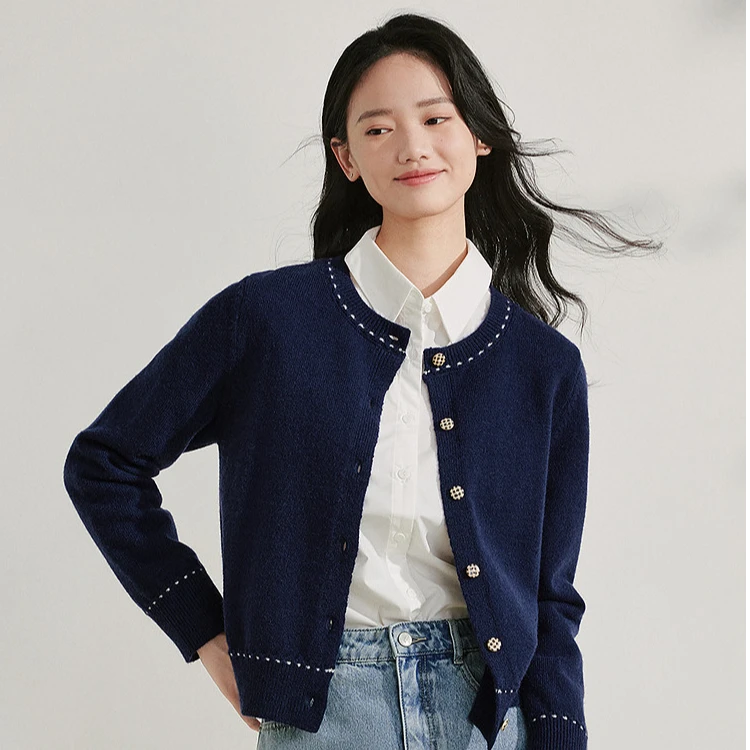 【商城同款】茵曼2024新款时尚撞色圆领针织开衫舒适保暖百搭毛织衫