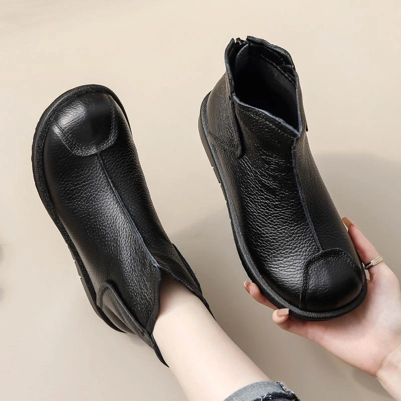 头层牛皮2024新款短靴女平底妈妈鞋秋冬季保暖防滑靴子民族风棉靴