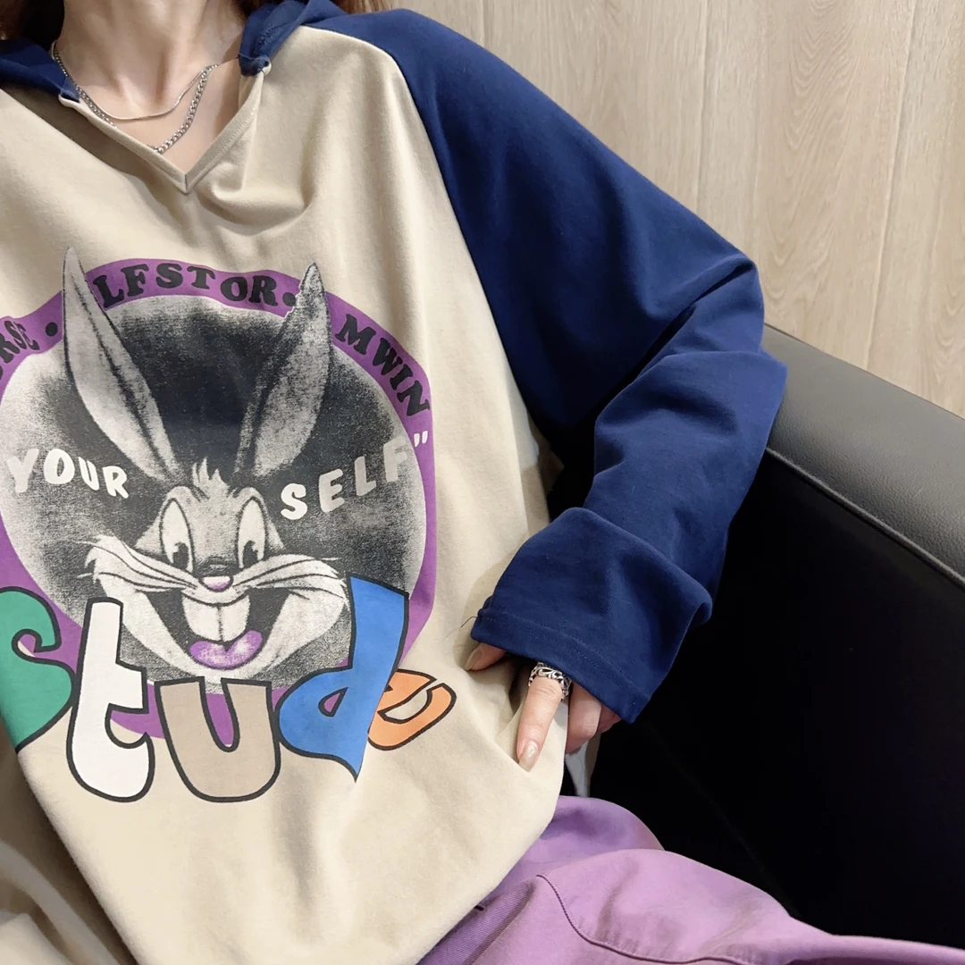 新款v领兔八哥超显瘦v领插肩袖连帽卫衣T恤宽松显瘦拼色韩版洋气