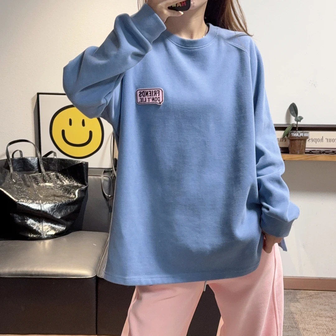 2024冬季新款雾蓝色圆领加绒打底T恤女内搭宽松显瘦减龄显白贴布