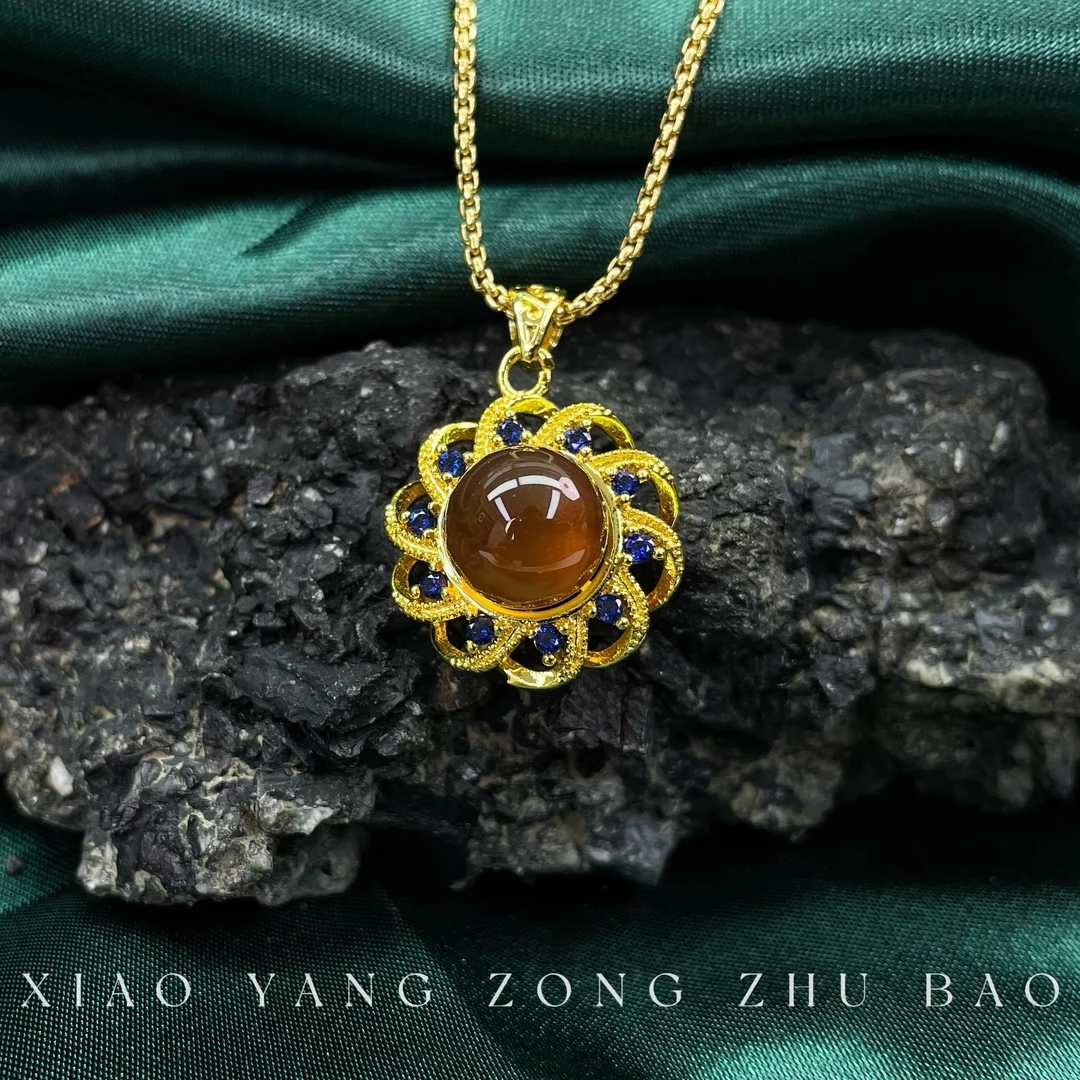 【小杨总珠宝】Y8026 天然琥珀圆形蛋面吊坠【送项链】多样性发其一