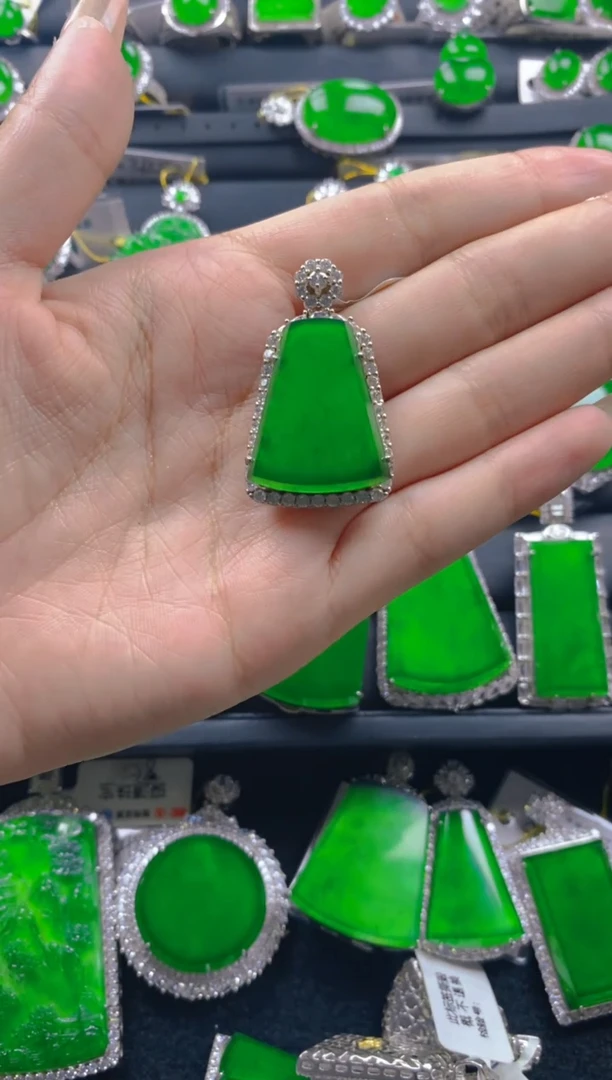 【闪购商品】翡翠颈饰银S925镶嵌11111111