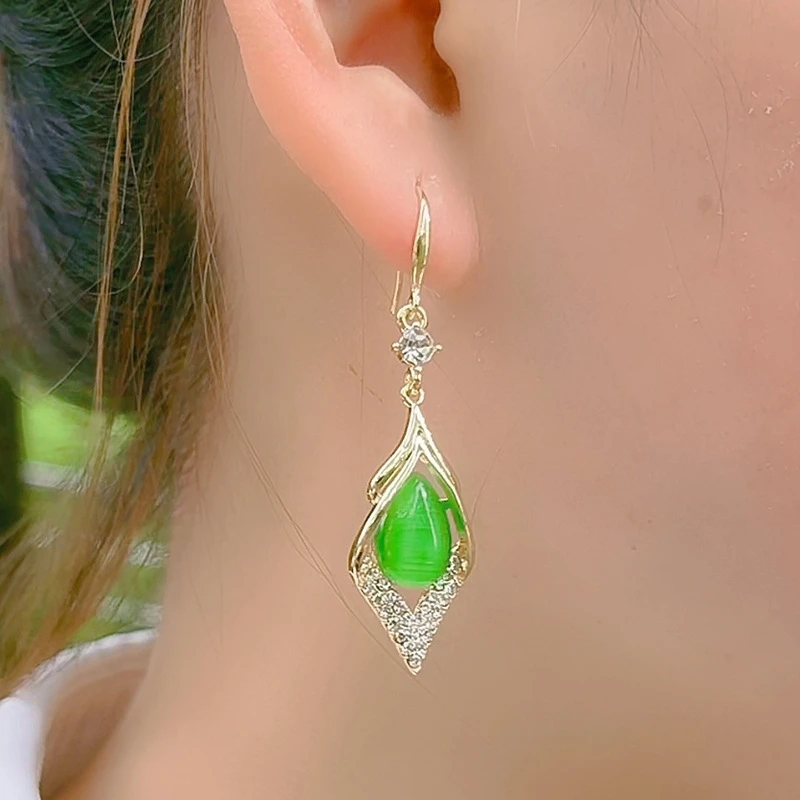 薇淼 锌合金耳饰 新款高档耳钩绿色喵喵石菱形耳环小众设计0104