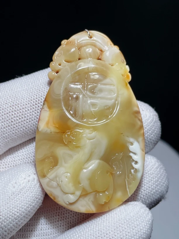 天然琥珀蜜蜡，浓白蜜仿古牌