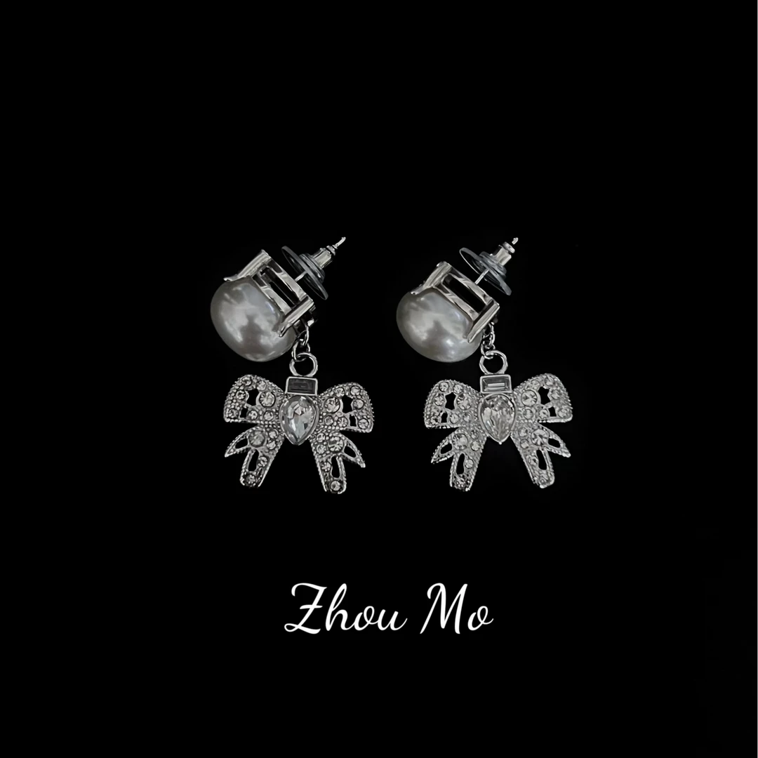 铜合金耳饰 【MOMO】M蝴蝶结重工镶嵌耳环