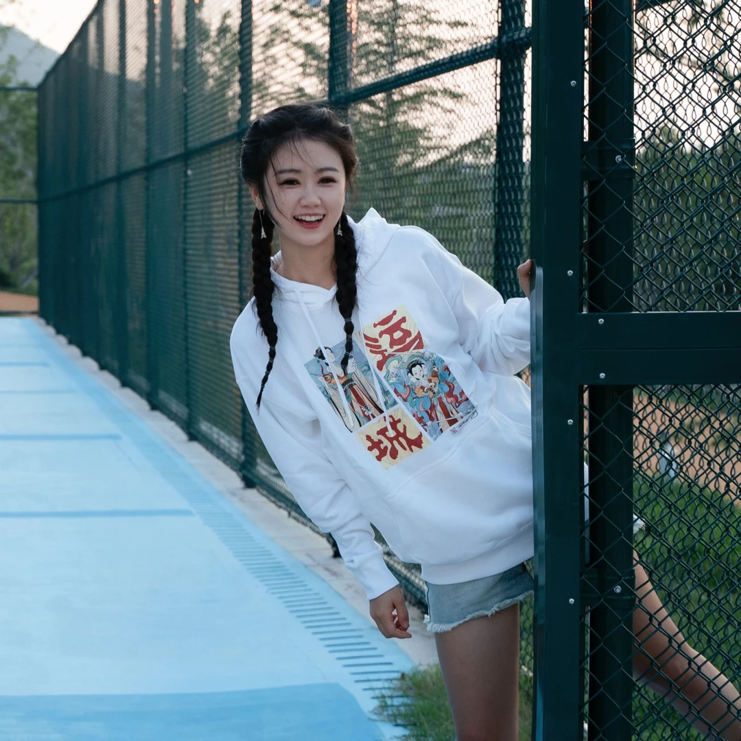 米雷运城文创卫衣长袖圆领印花情侣女士百搭休闲时尚米白色卫衣