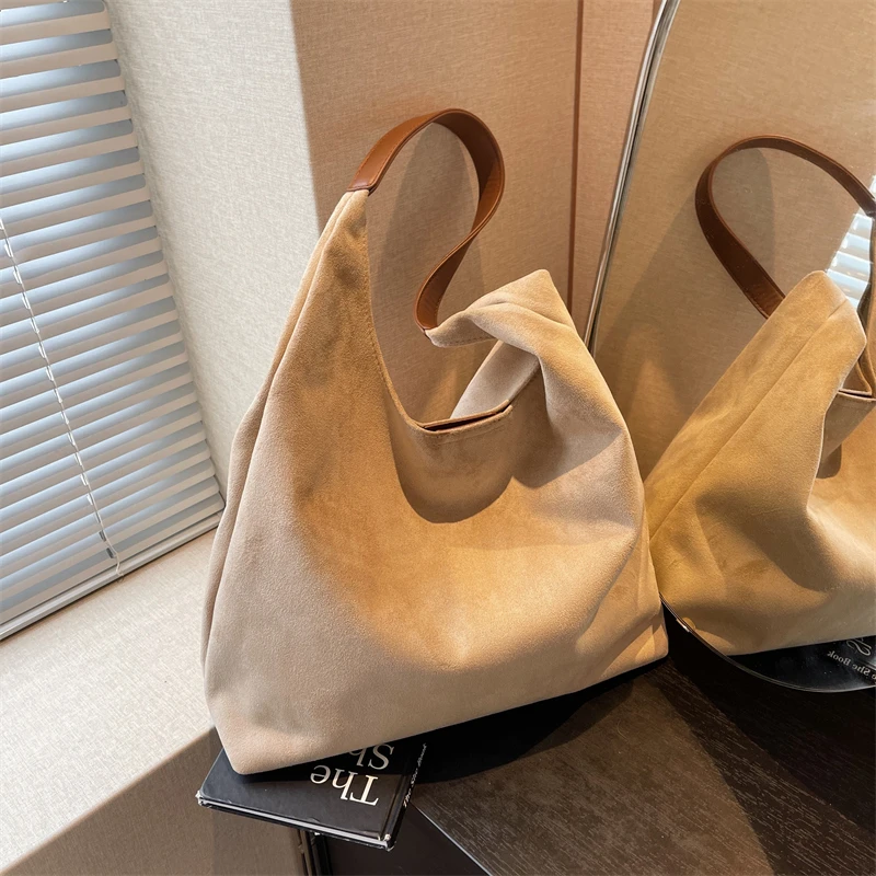 小众绒面包包女2024新款时尚大容量单肩腋下包休闲百搭通勤托特包