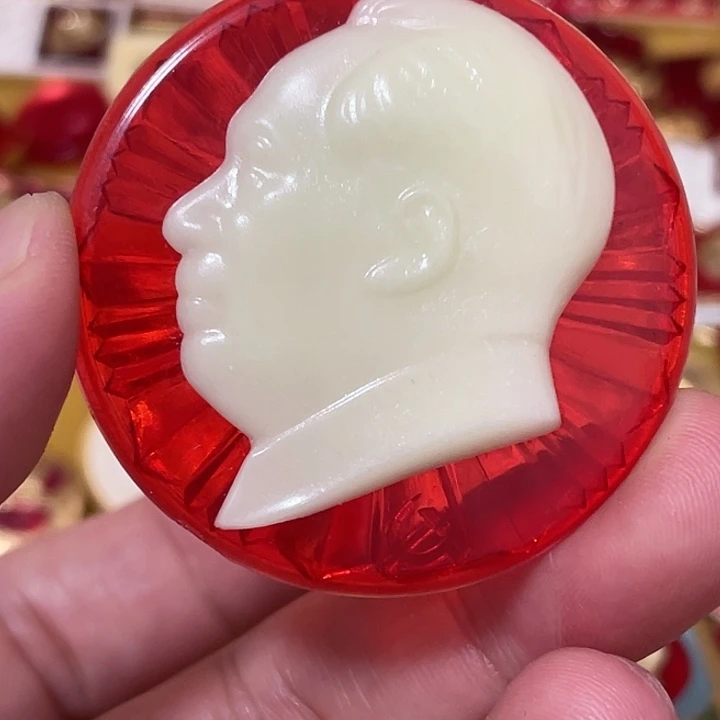 铝熊*辉毛爷爷像章
