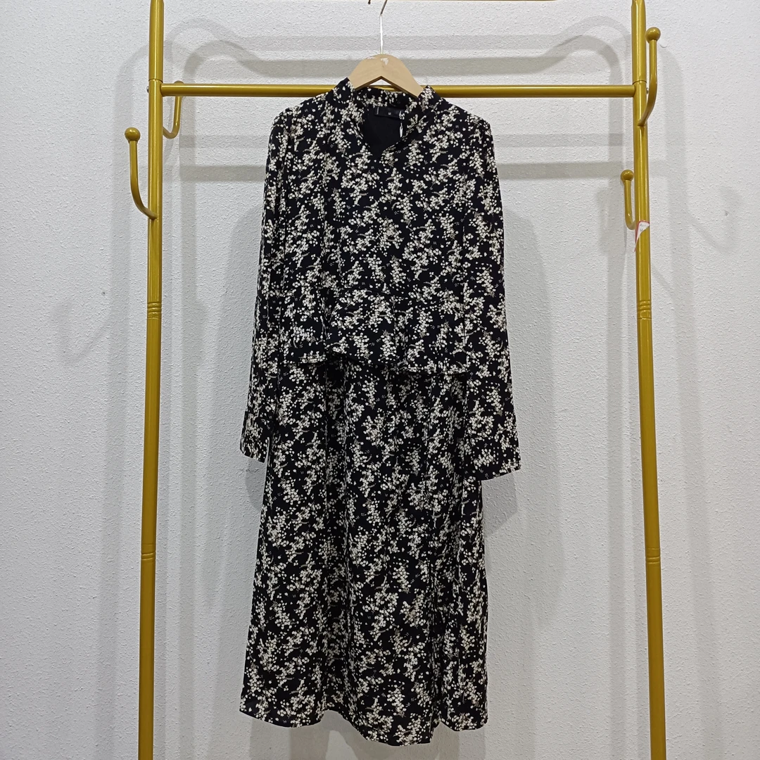 唯琳剪标  8仓A2-4-2794款   黑色小碎花连衣裙