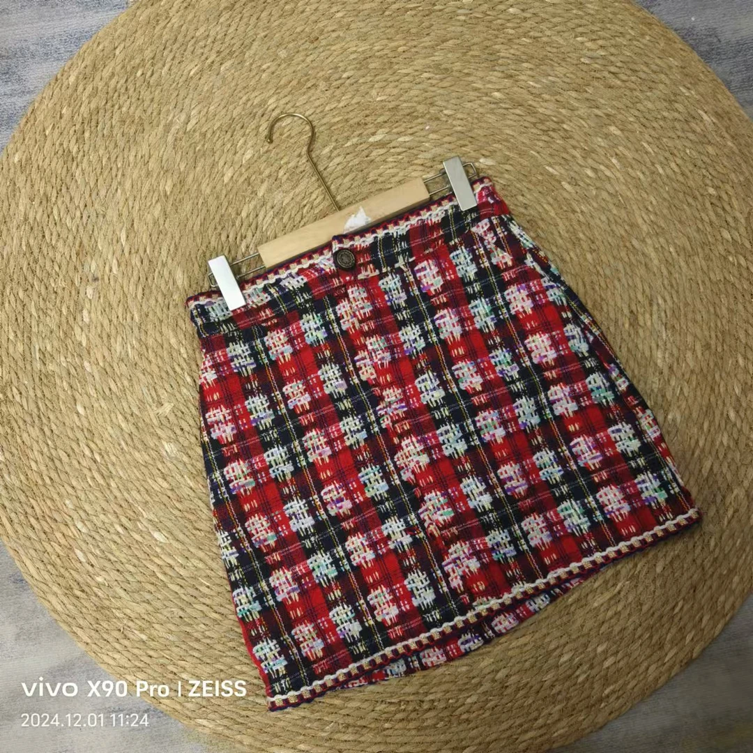 唯琳剪标   8仓B2-11-2670款  小香红色格子编织半身裙