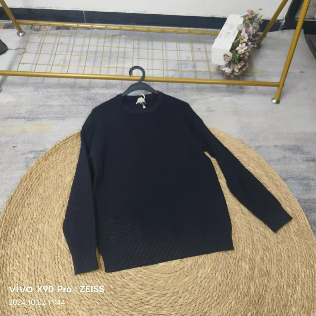 唯琳剪标 8仓B3-8-7332款 破洞针织圆领毛衣