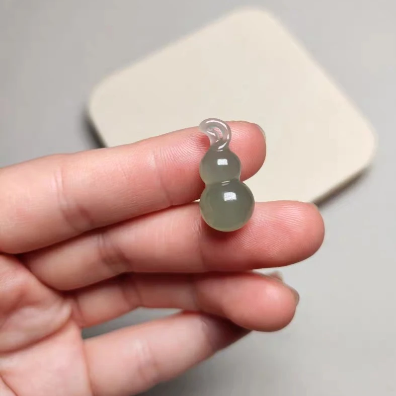 天然和田玉冰晴水小葫芦吊坠青海料青白色立体 小葫芦挂件