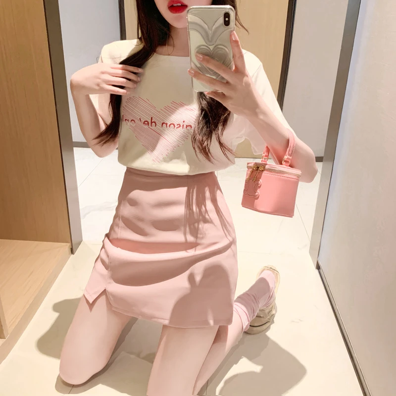 夏季新款甜美清新减龄套装女宽松棉质印花T恤+糖果色开叉高腰短裙