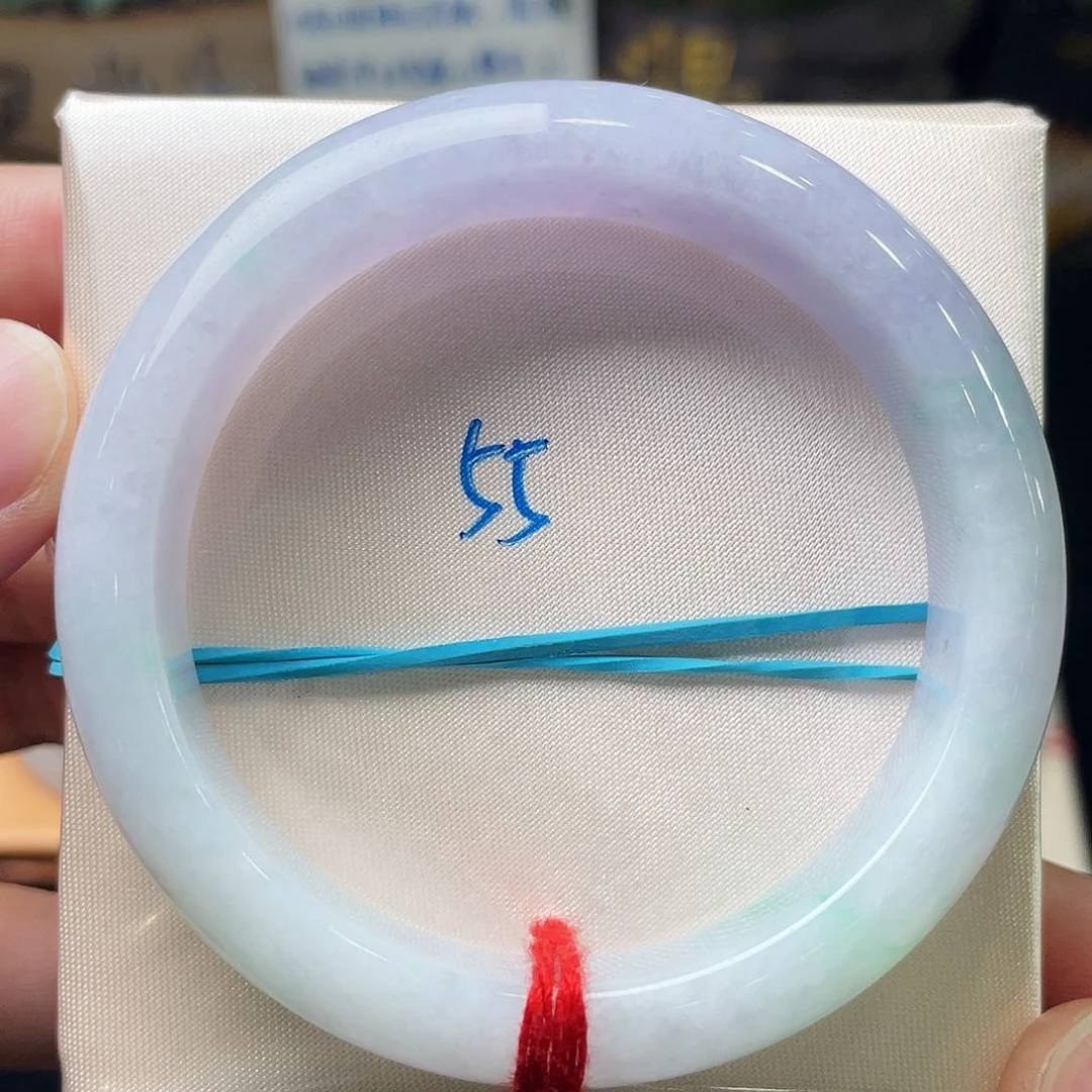 翡翠手镯未镶嵌翡翠手镯