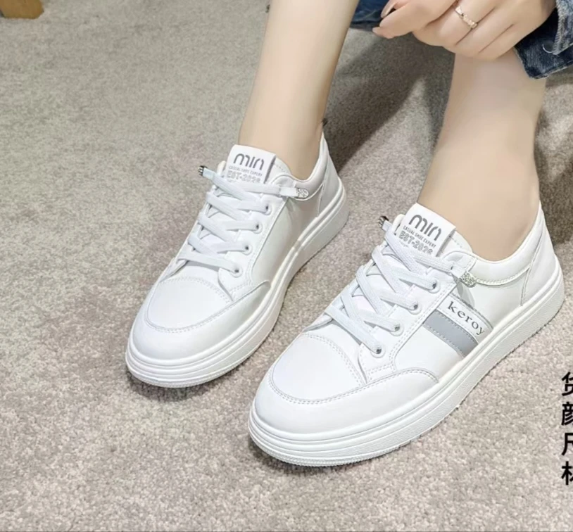 软皮软底时尚舒适坡跟凉鞋