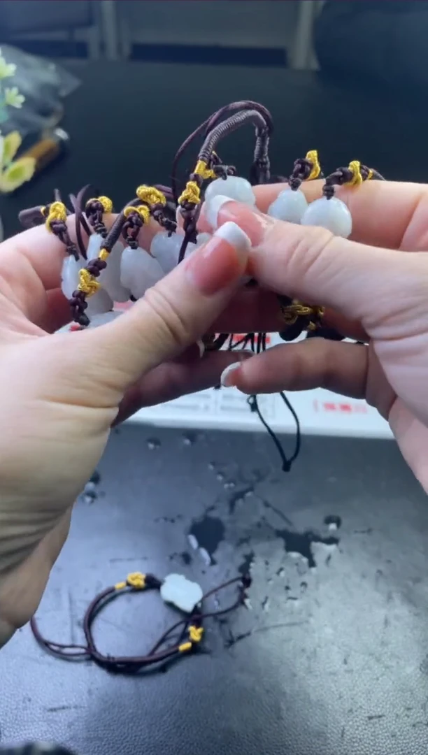 【闪购商品】翡翠手绳未镶嵌貔貅 多样性发一