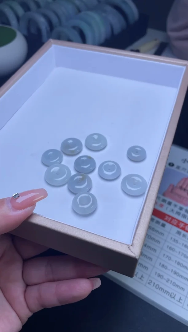 【闪购商品】翡翠颈饰未镶嵌平安扣多样性发货一件