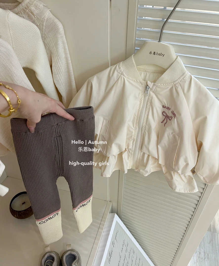 【乐恩童装】女童秋冬季新款米白色风衣外套宝宝拼色针织裤子两件套
