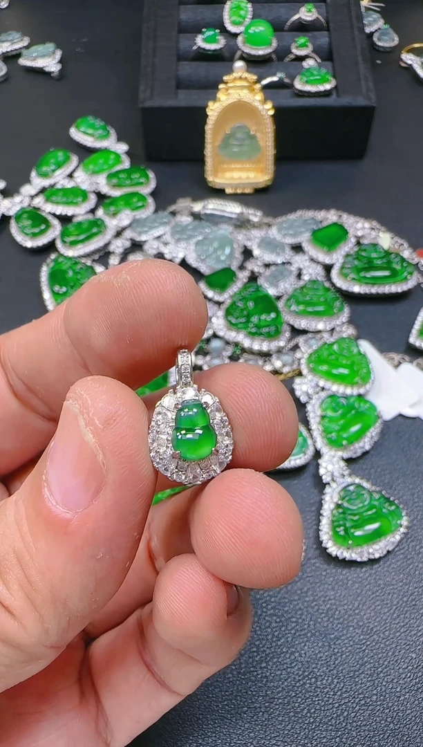 【闪购商品】翡翠吊坠(不含链)未镶嵌359吊坠