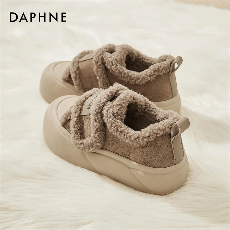 达芙妮百搭魔术贴厚底板鞋女2025秋冬新款加绒大头毛毛鞋休闲棉鞋