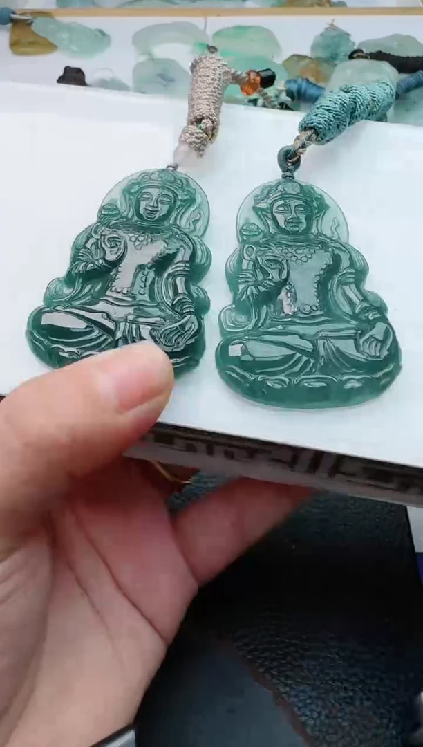 【闪购商品】翡翠吊坠(不含链)未镶嵌多样性随机发其一