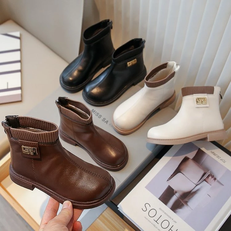 0831女童靴子2024春秋英伦风儿童马丁靴中大童洋气黑色单靴百搭