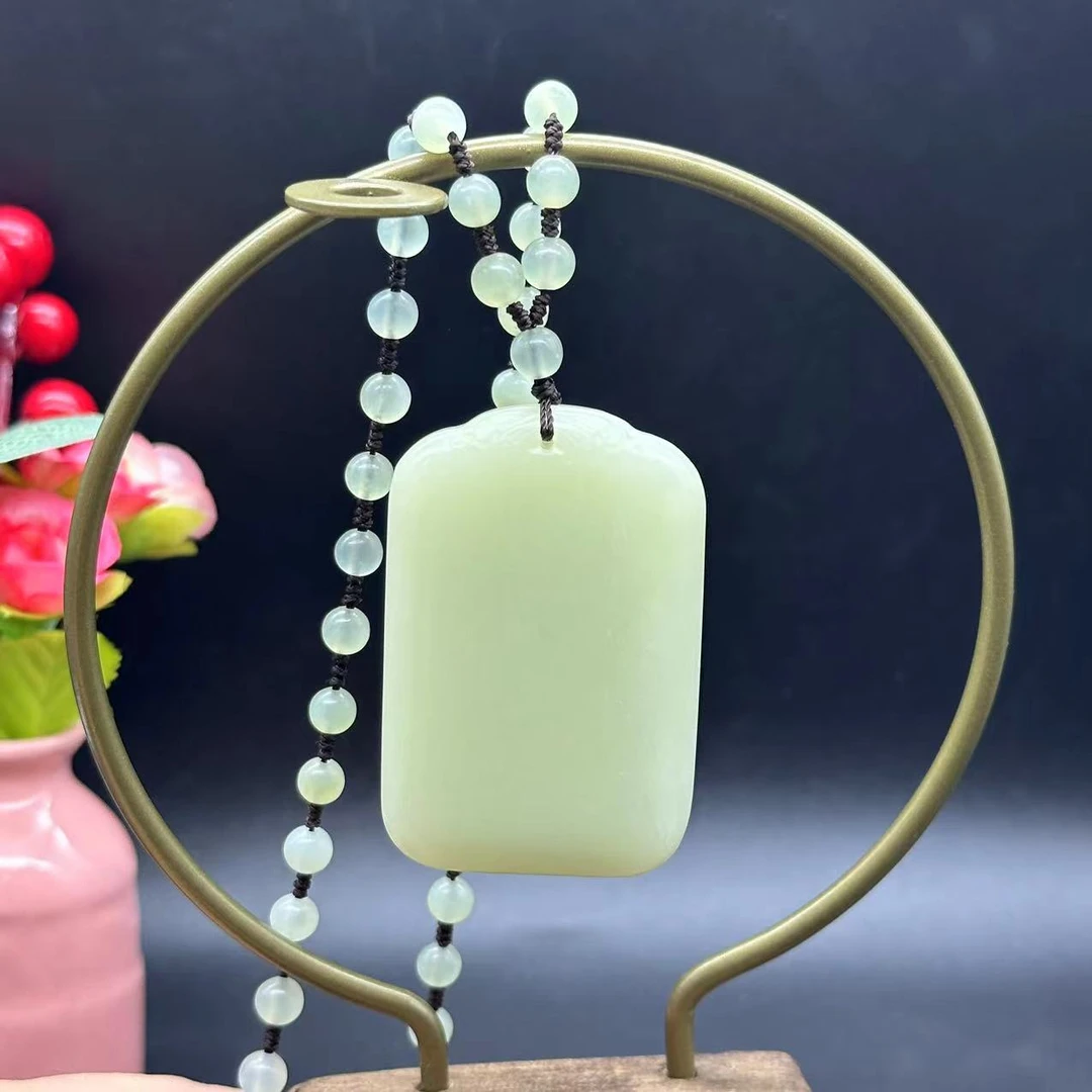 爆款纯天然岫玉无事牌气质时尚百搭吊坠送礼自留佳品