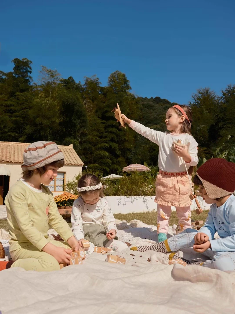 涨涨家   纱布四件套编码链接  爬服