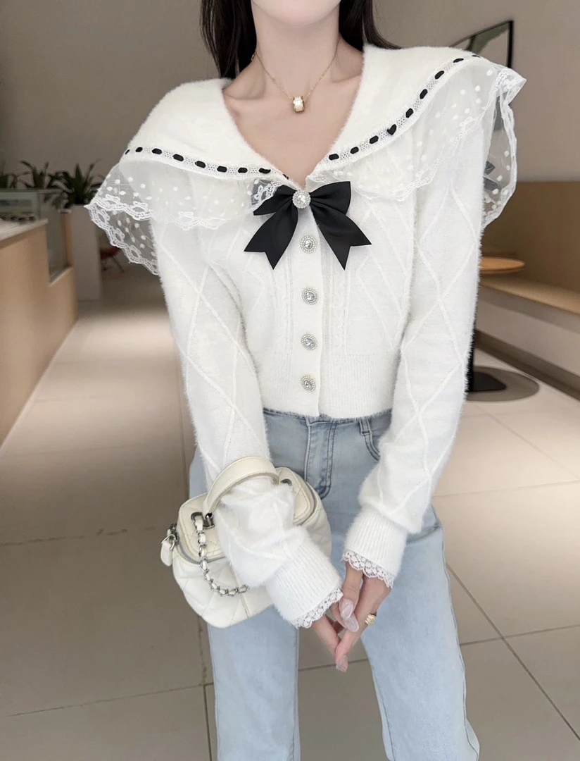 9237时尚减龄洋气气质上衣2024冬季新款甜美蕾丝娃娃领毛衣