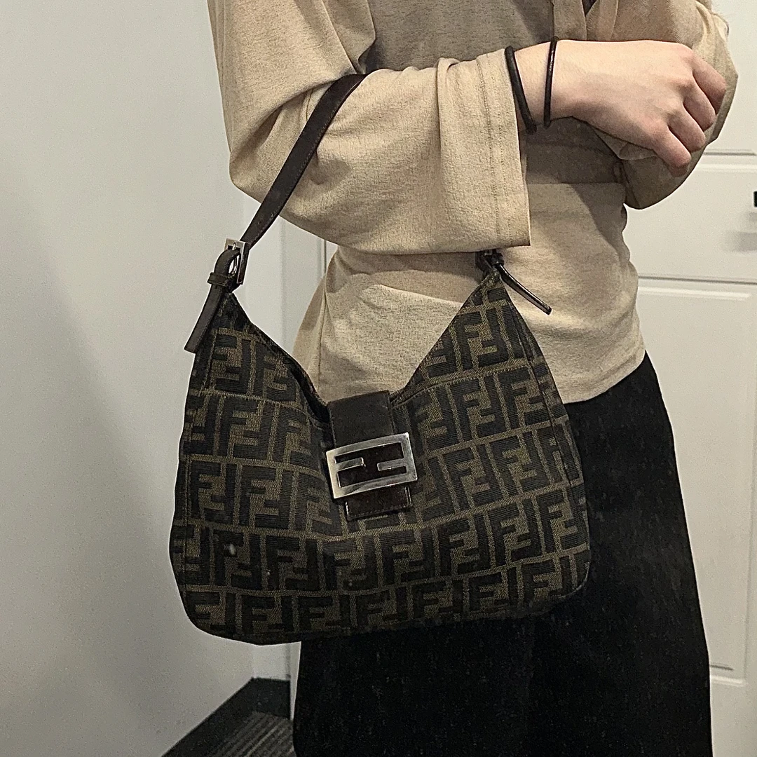 95新 FENDI/芬迪 且曼中古专属老花牛角包