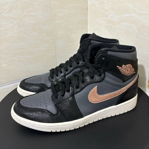 43码 air jordan 1黑铜 正品aj篮球鞋 9成新 不带原盒