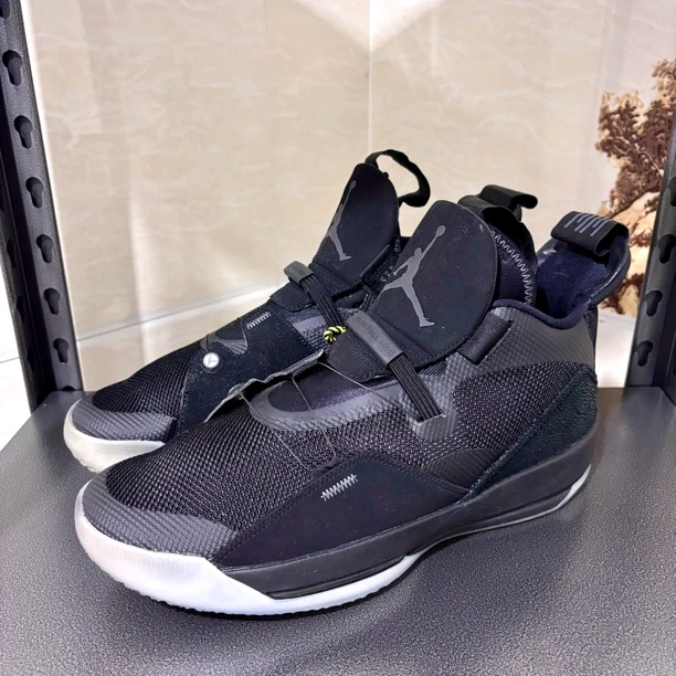 45码 aj33 正品aj篮球鞋 9成新 不带原盒 （非原鞋垫）